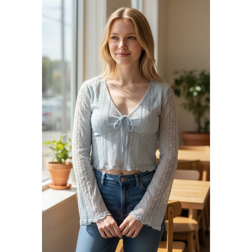 Altar'd State NWOT Boston Bell Lave Top in Light Blue Size M - Cropped Summer